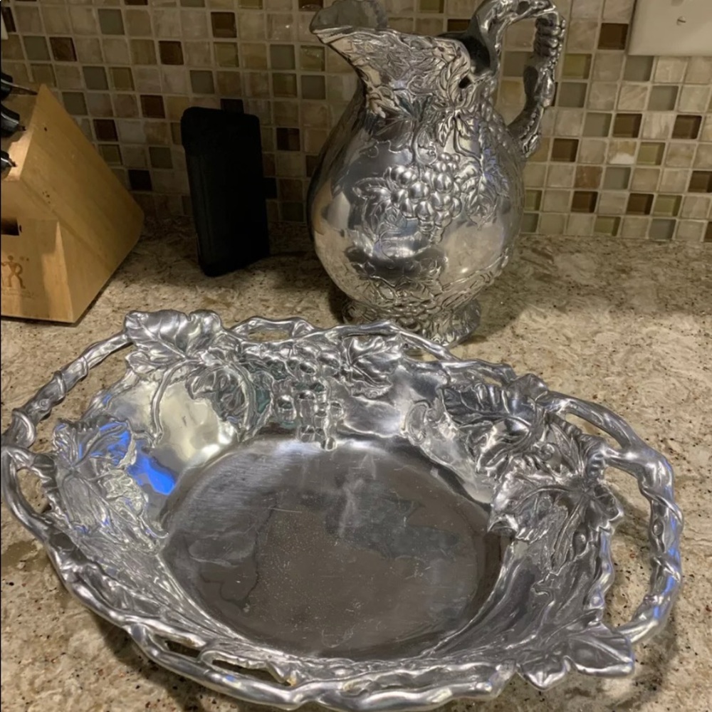 Arthur Court Grapes bowl and pitcher